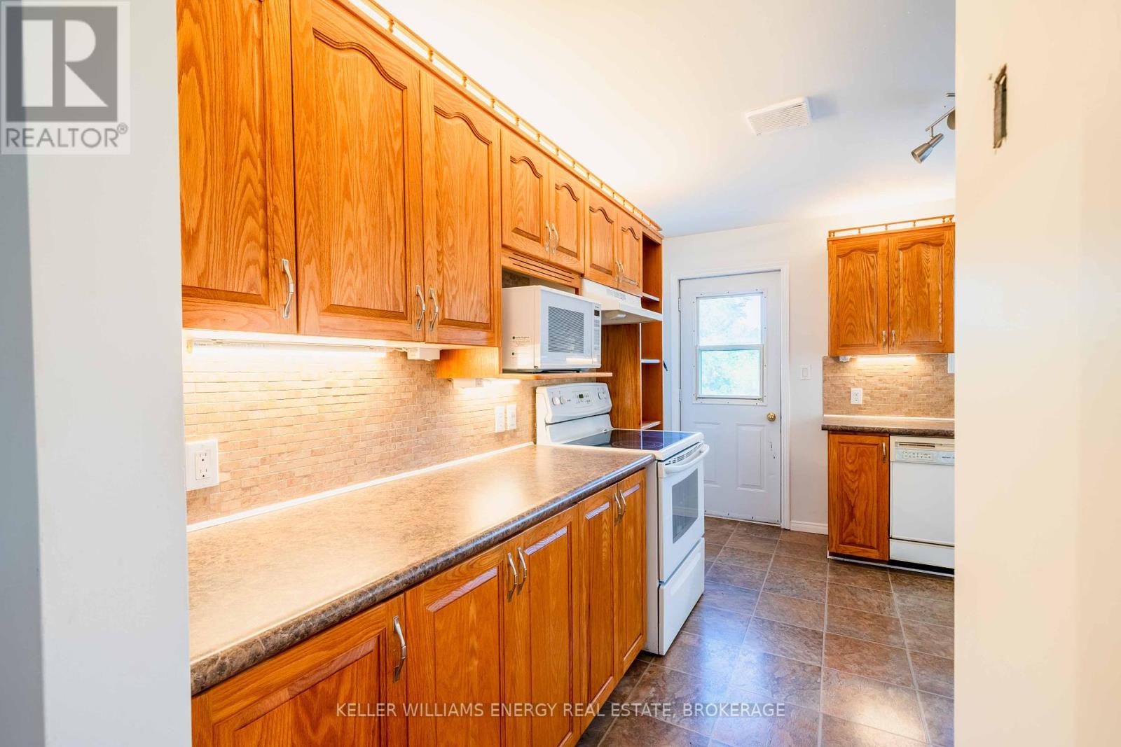12699 Loyalist Parkway Property Photo 24