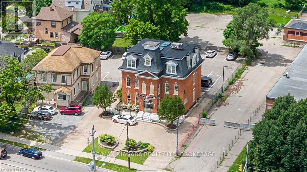 Upper - 15 Welland Avenue Property Photo 2