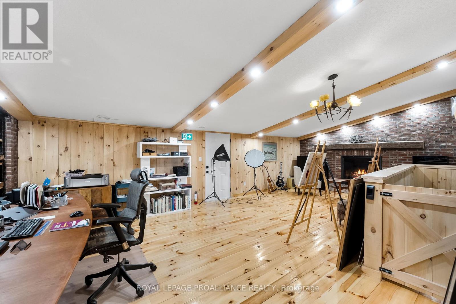 345 Victoria Street N Property Photo 9