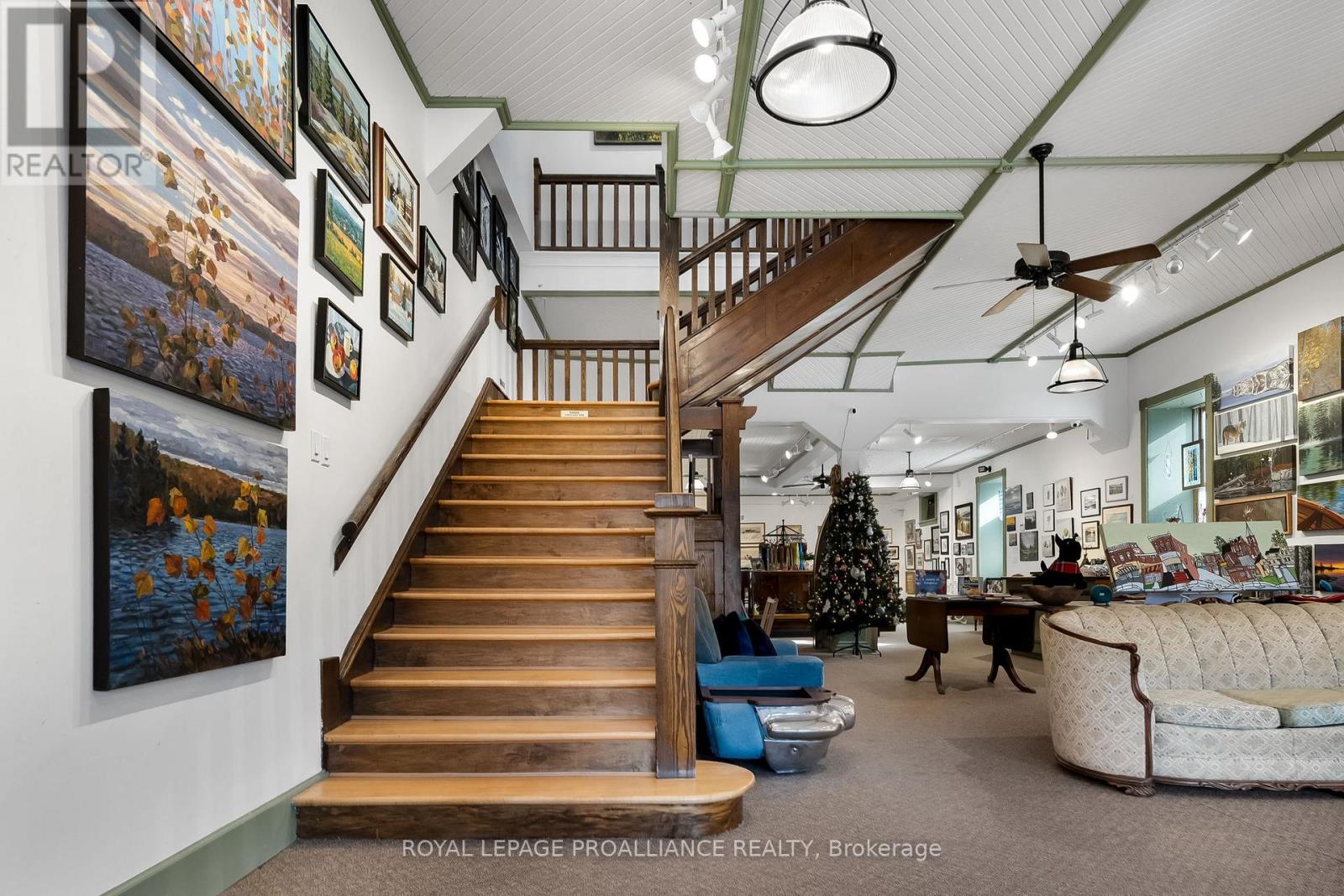 345 Victoria Street N Property Photo 12