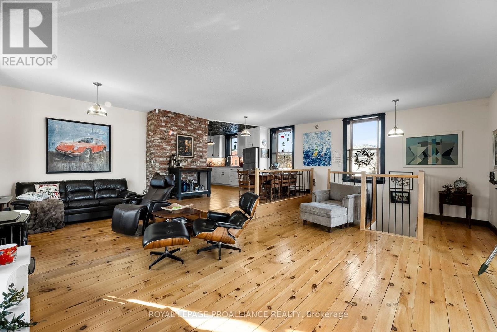 345 Victoria Street N Property Photo 27
