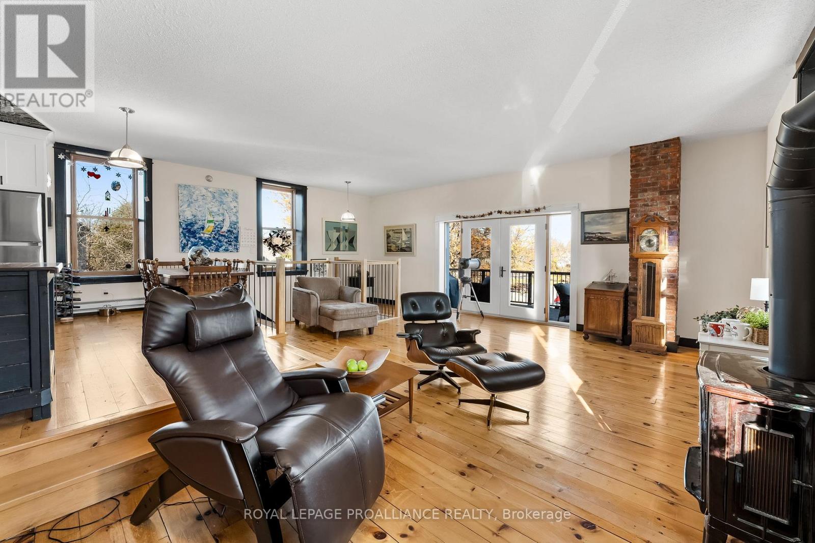 345 Victoria Street N Property Photo 28