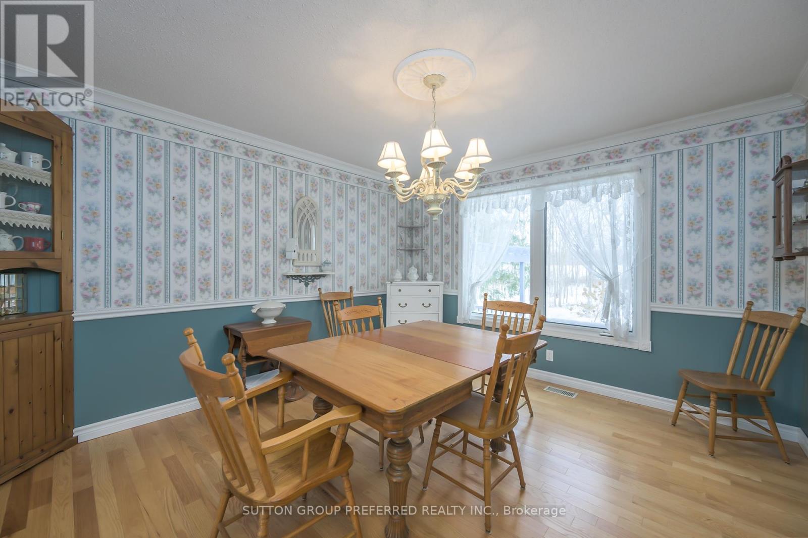 6186 Egremont Drive Property Photo 10