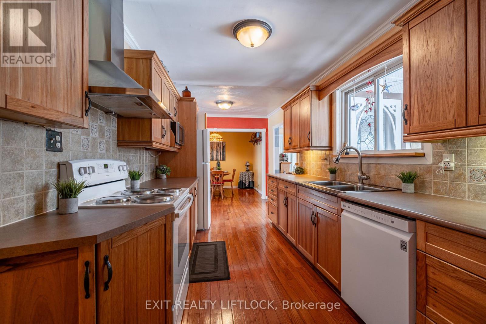 1639 Baseline Road Property Photo 7