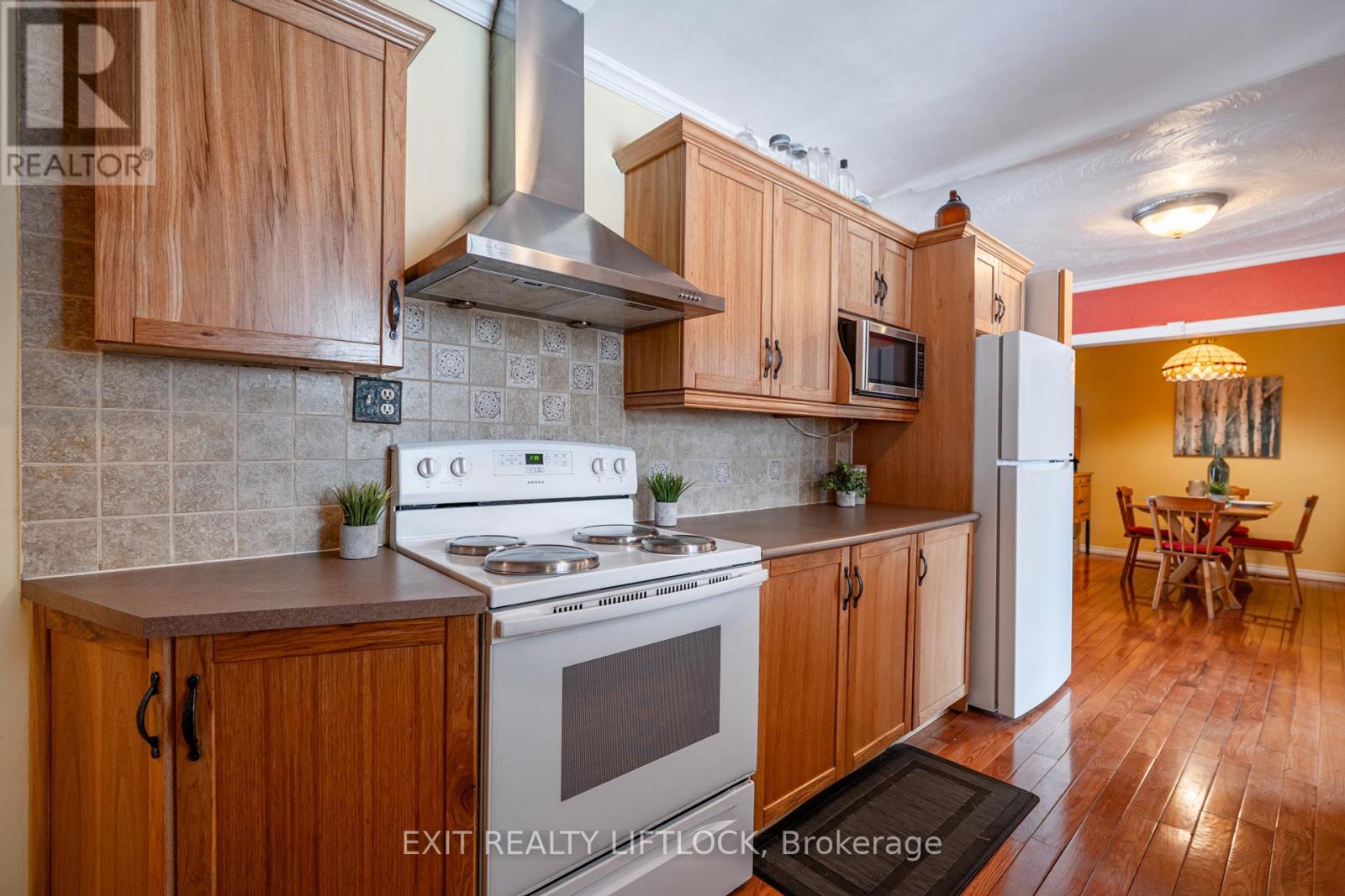 1639 Baseline Road Property Photo 8