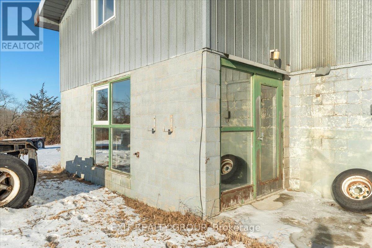 446 Hamilton Road Property Photo 3