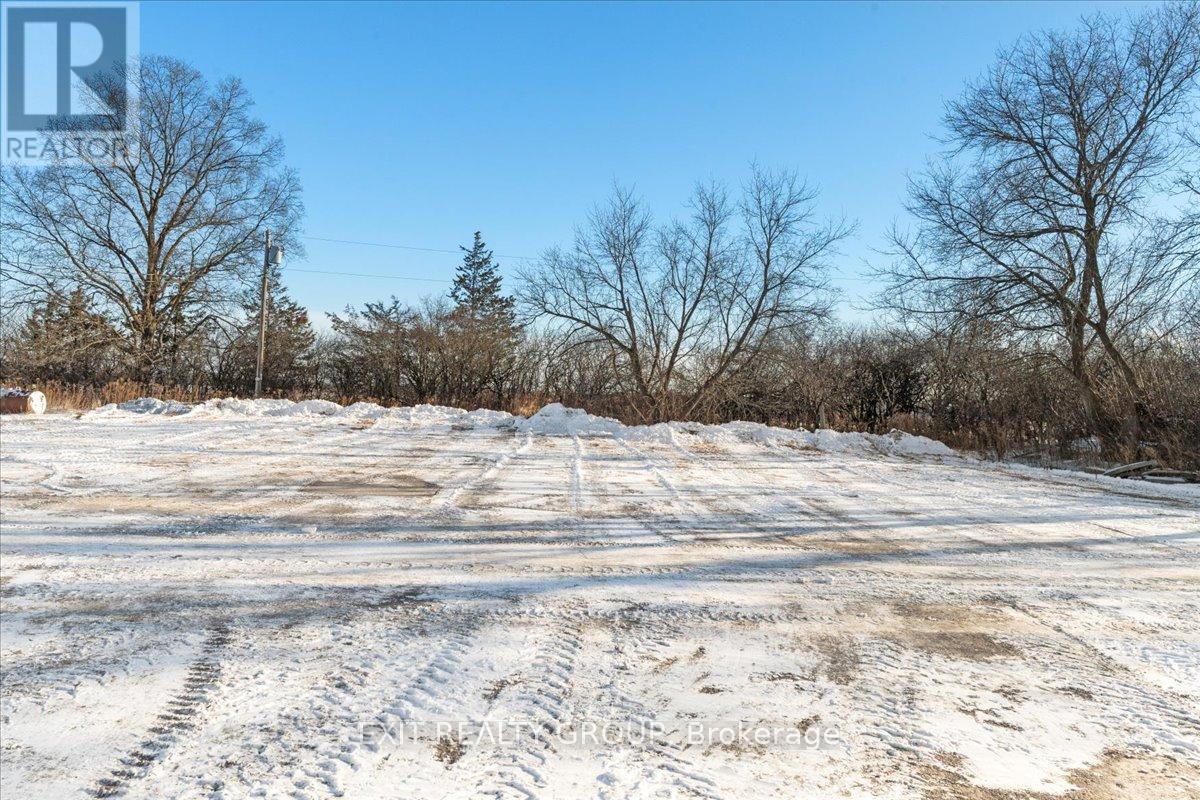 446 Hamilton Road Property Photo 4