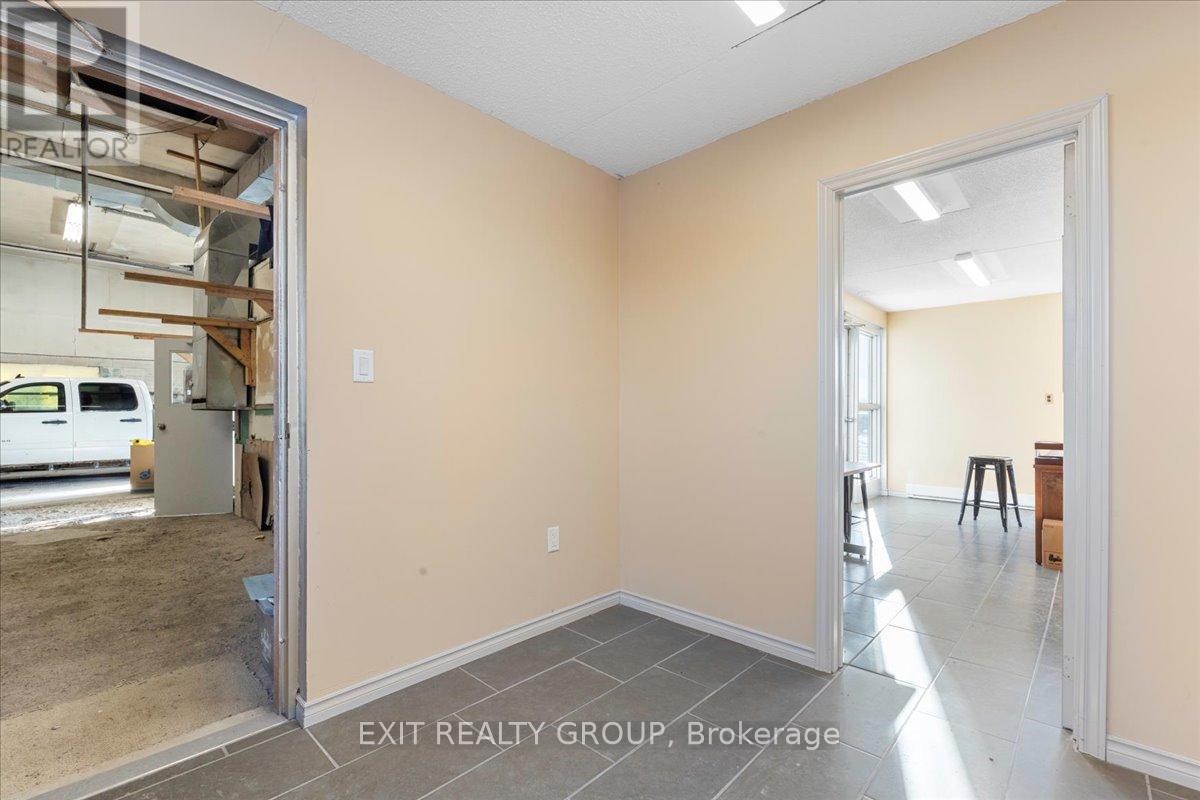 446 Hamilton Road Property Photo 10