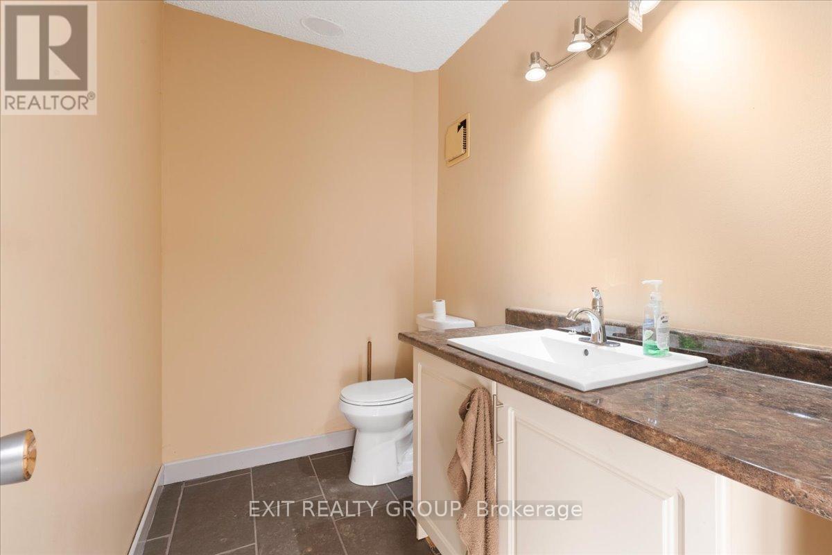 446 Hamilton Road Property Photo 14