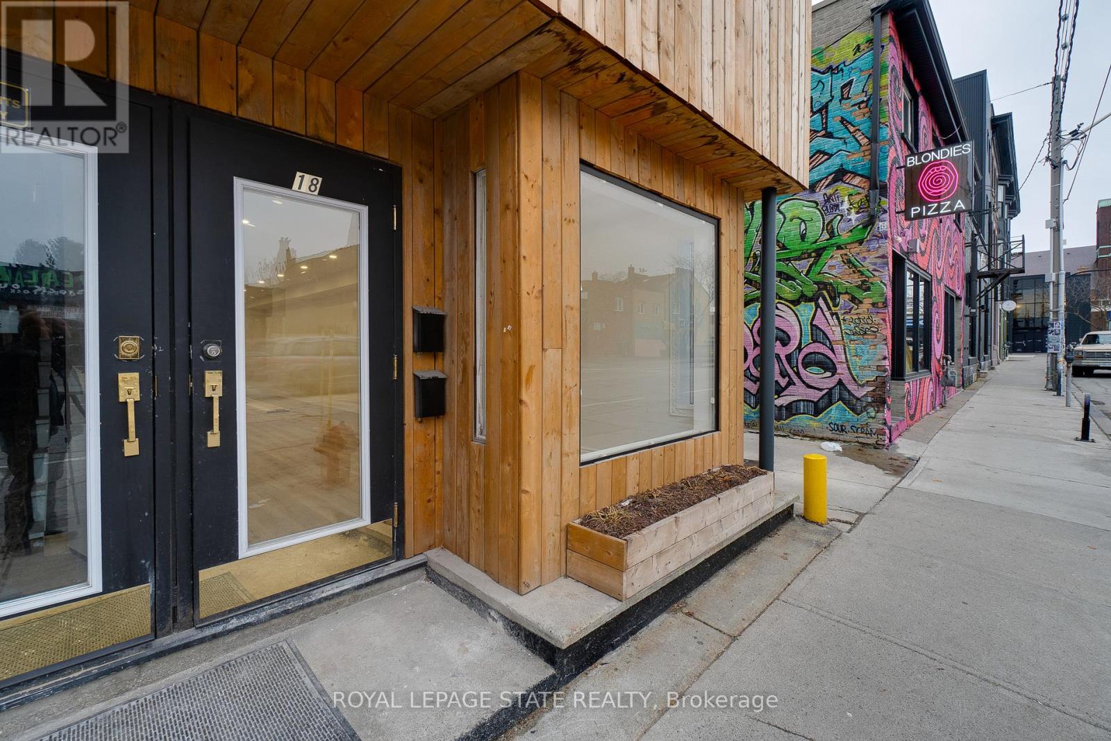 18 Barton Street E Property Photo 5