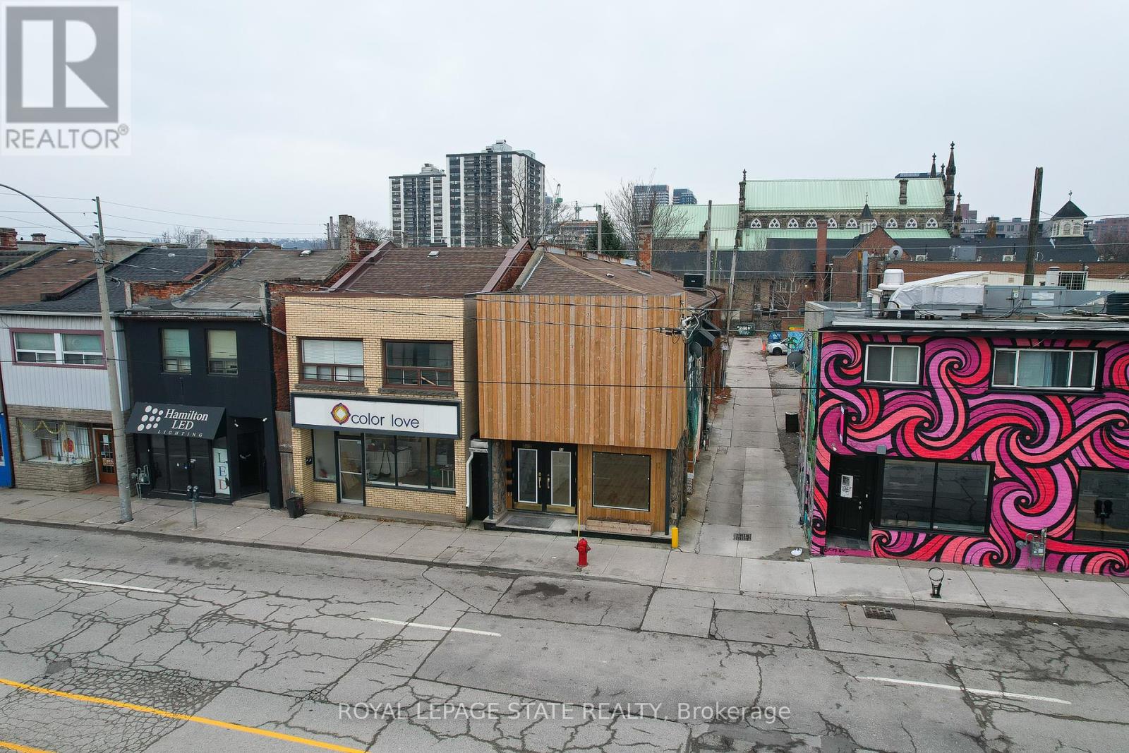 18 Barton Street E Property Photo 6