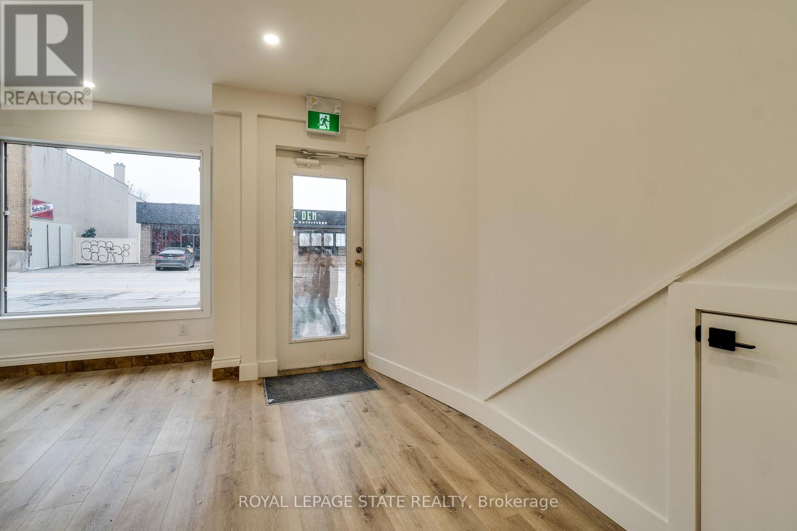 18 Barton Street E Property Photo 11