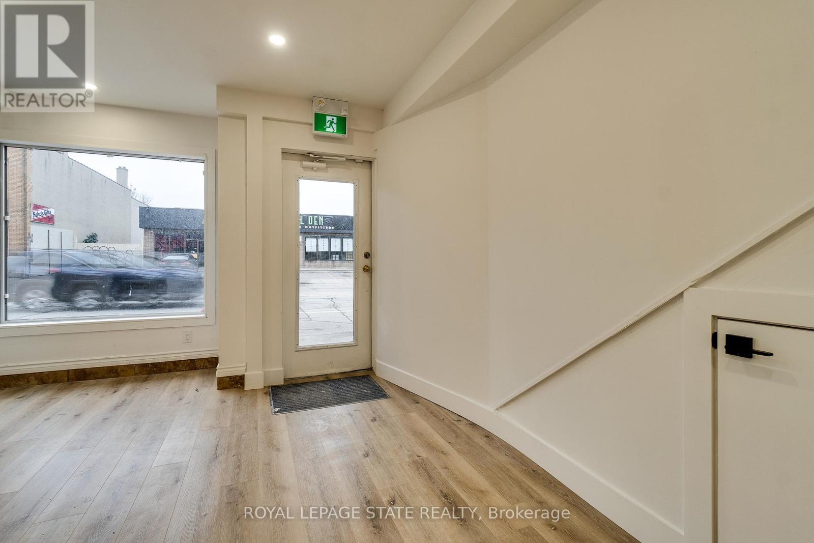 18 Barton Street E Property Photo 14
