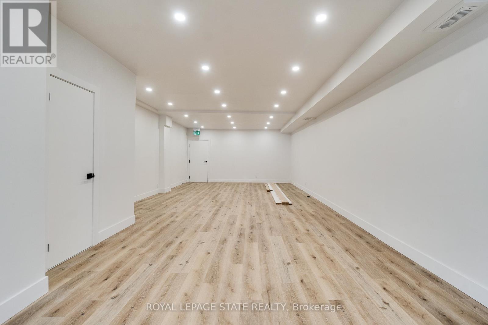 18 Barton Street E Property Photo 19