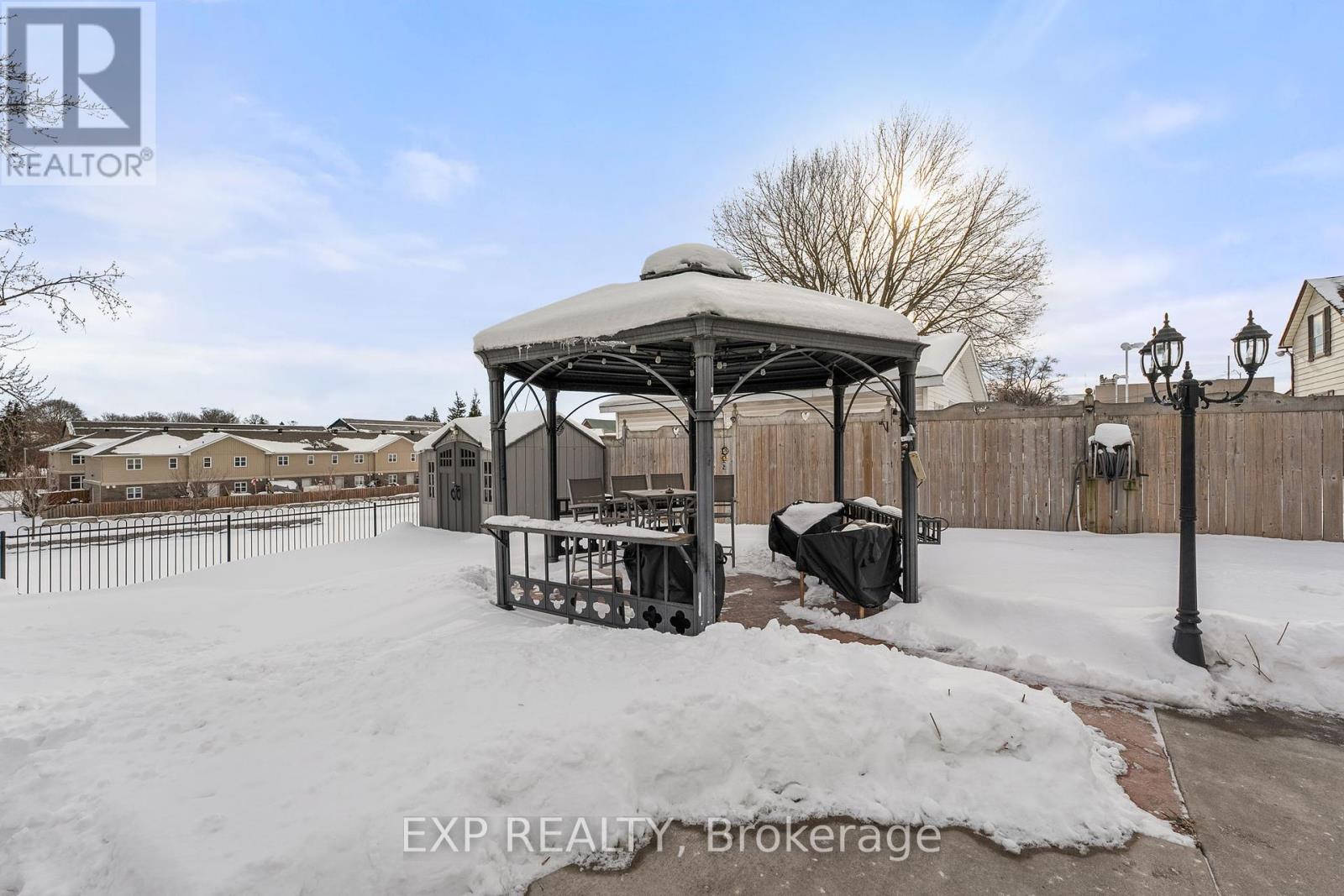 104 William Street N Property Photo 6