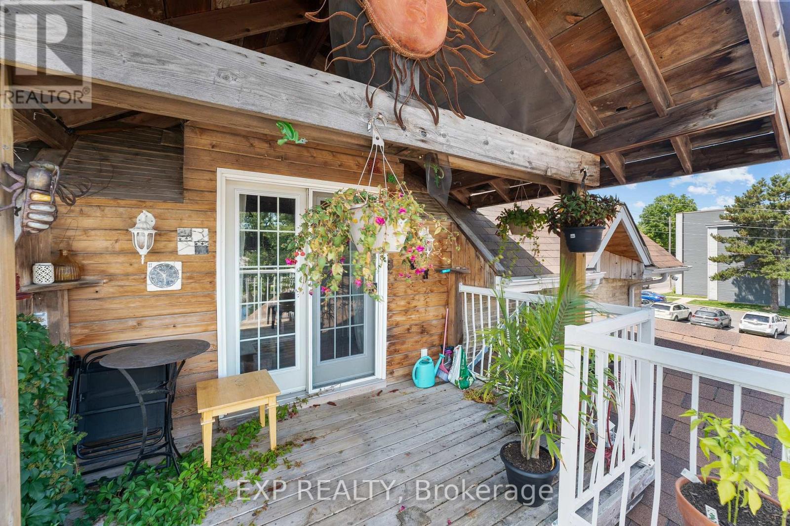 104 William Street N Property Photo 16
