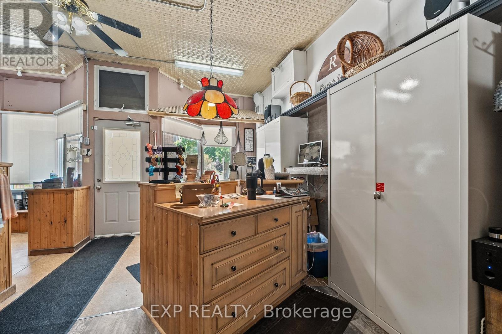 104 William Street N Property Photo 17