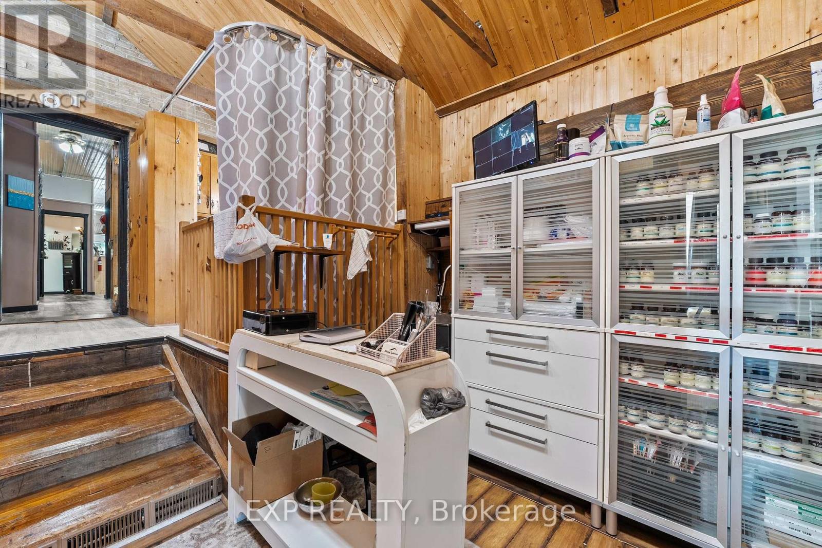 104 William Street N Property Photo 20