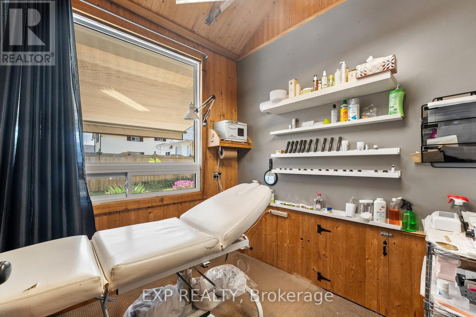 104 William Street N Property Photo 21