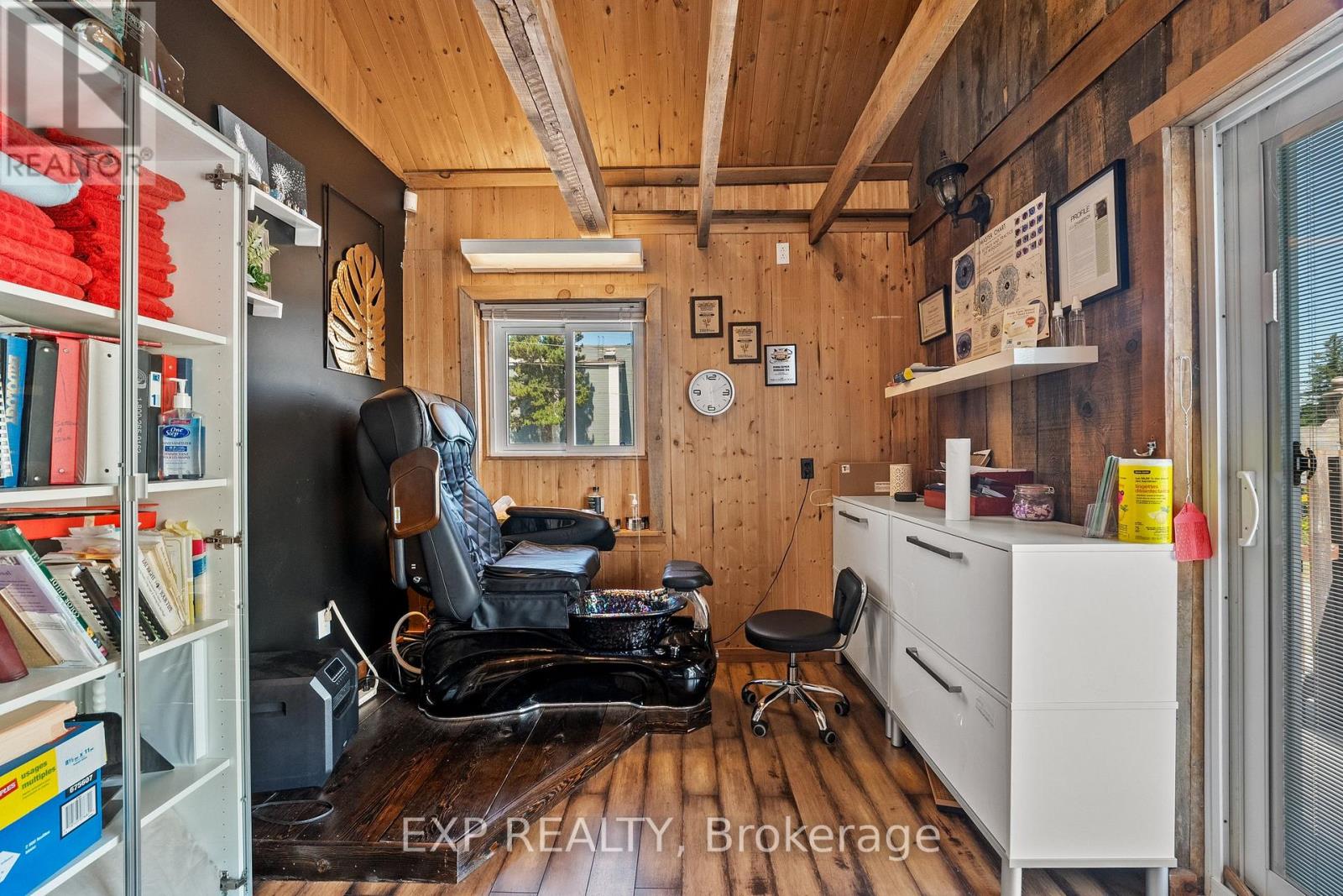 104 William Street N Property Photo 22
