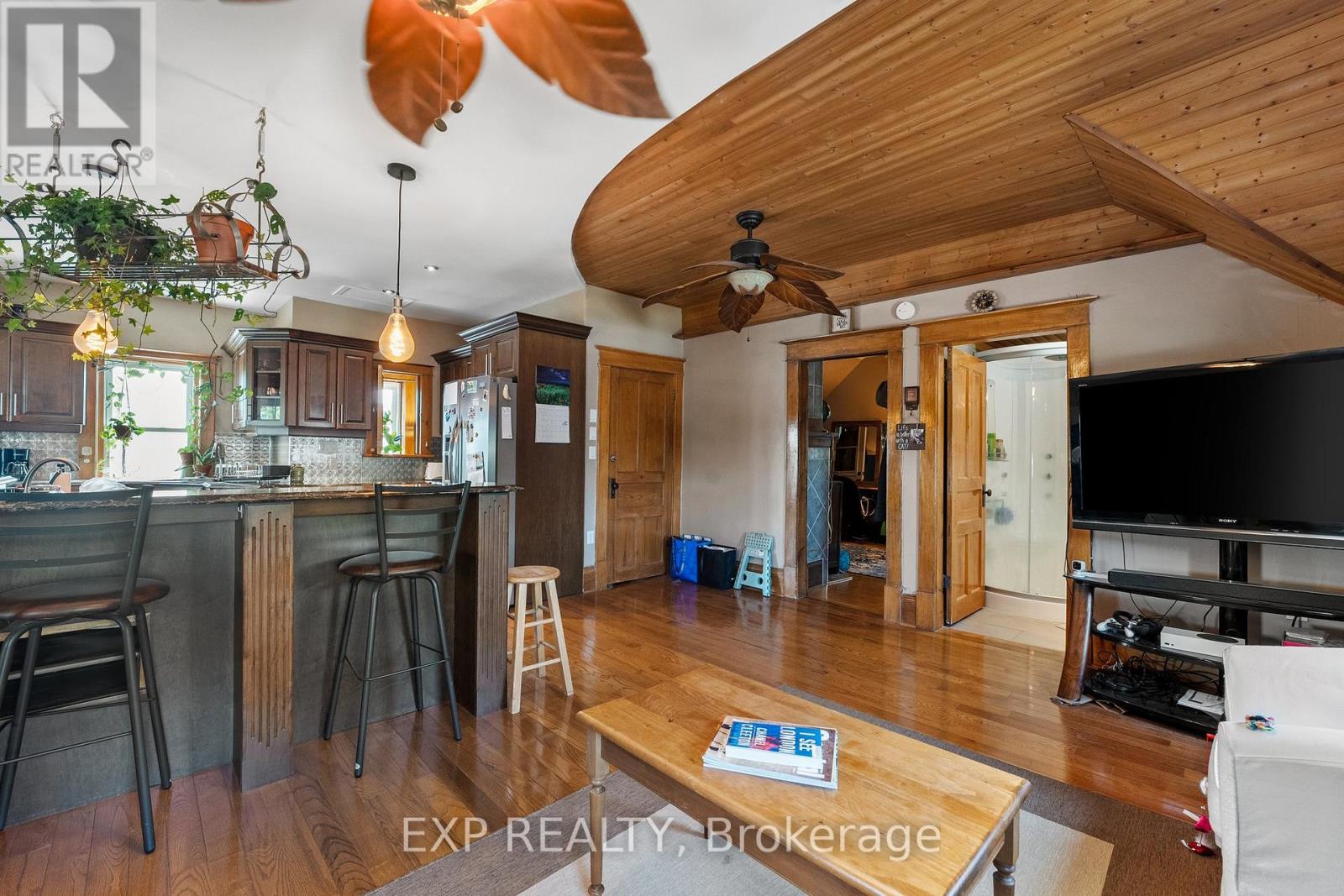 104 William Street N Property Photo 27