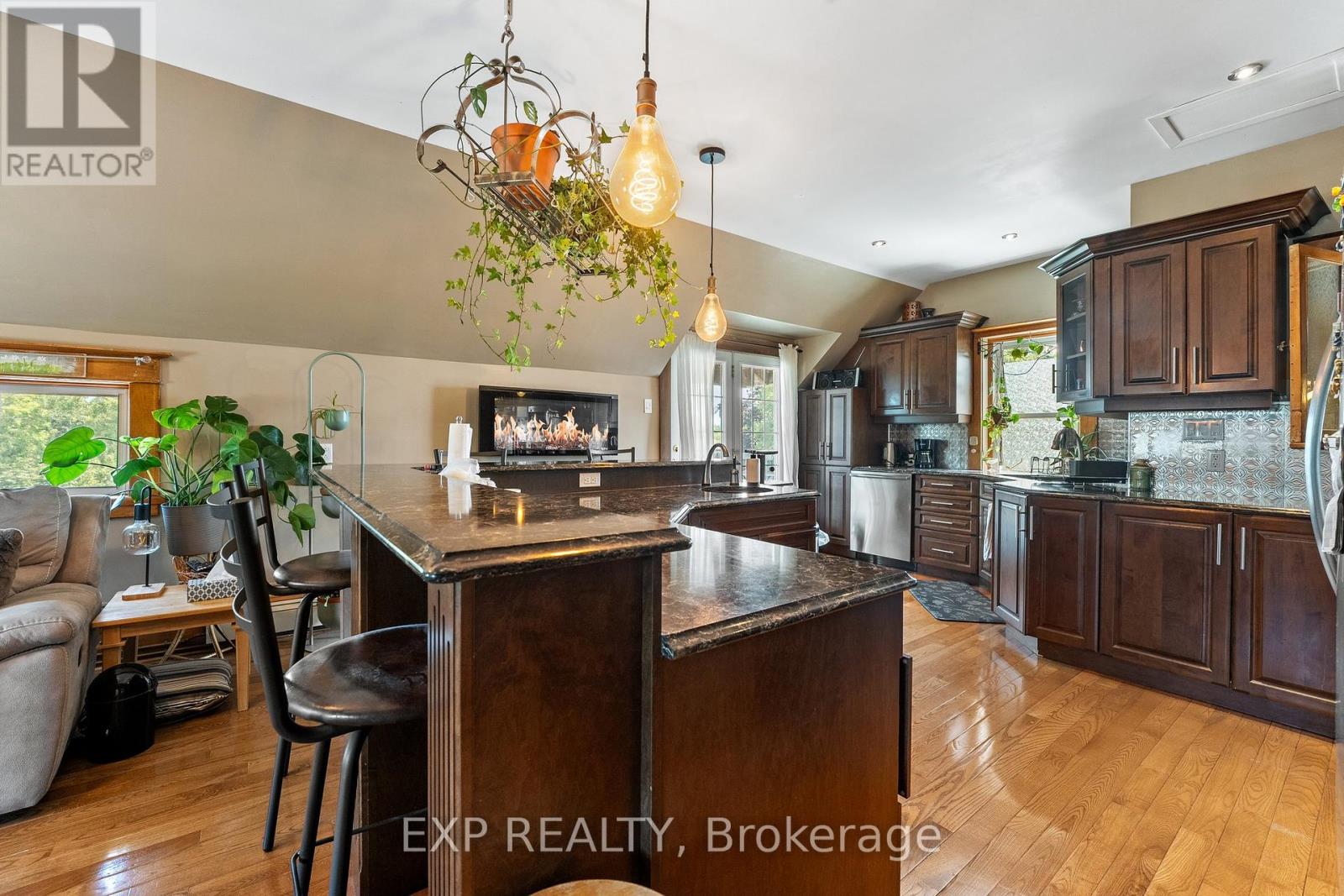 104 William Street N Property Photo 30