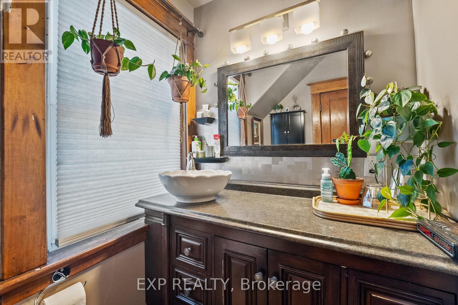104 William Street N Property Photo 37