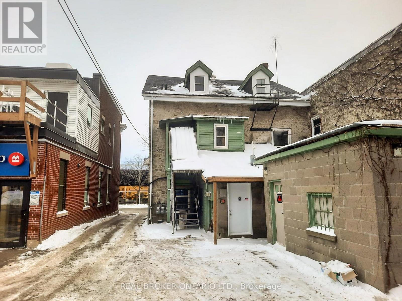 146-148 King Street W Property Photo