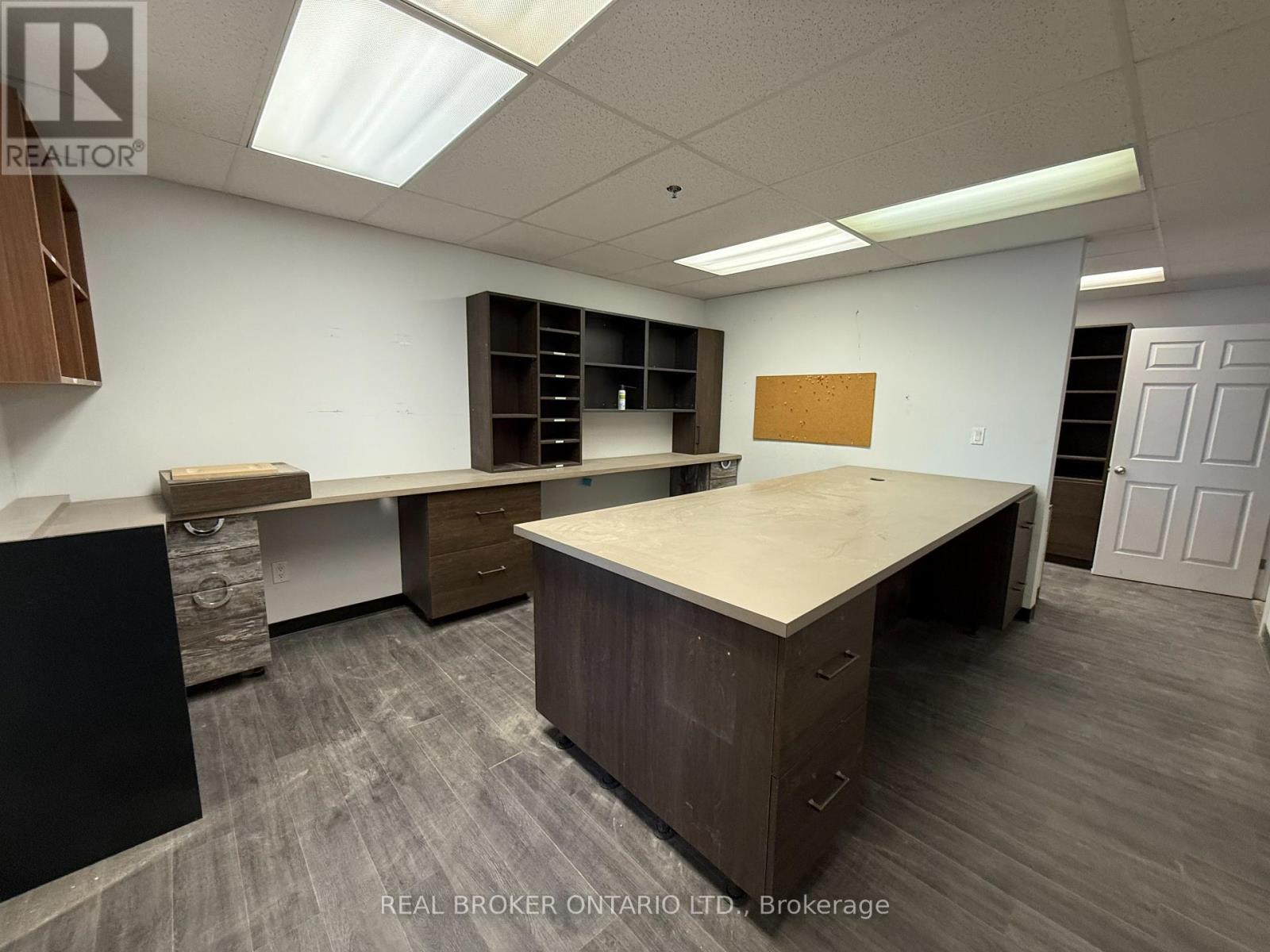 6 - 5900 Thorold Stone Road Property Photo 3