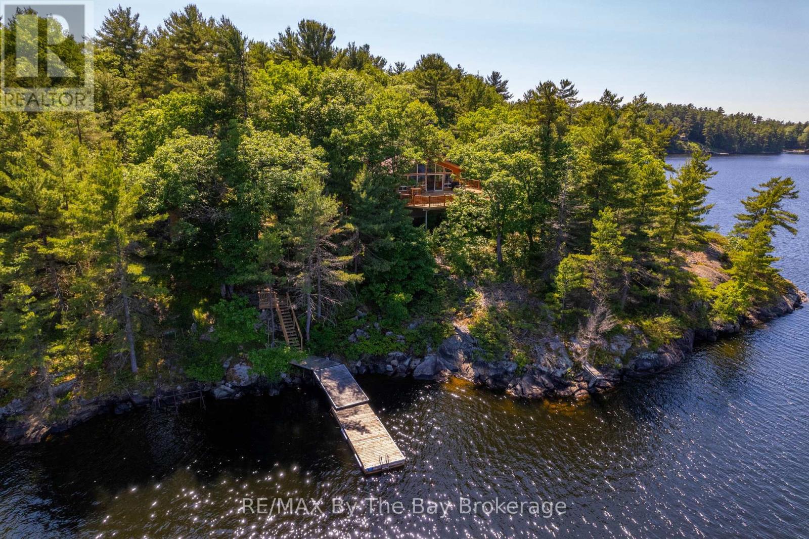 3140 ISLAND 1810 Property Photo 1