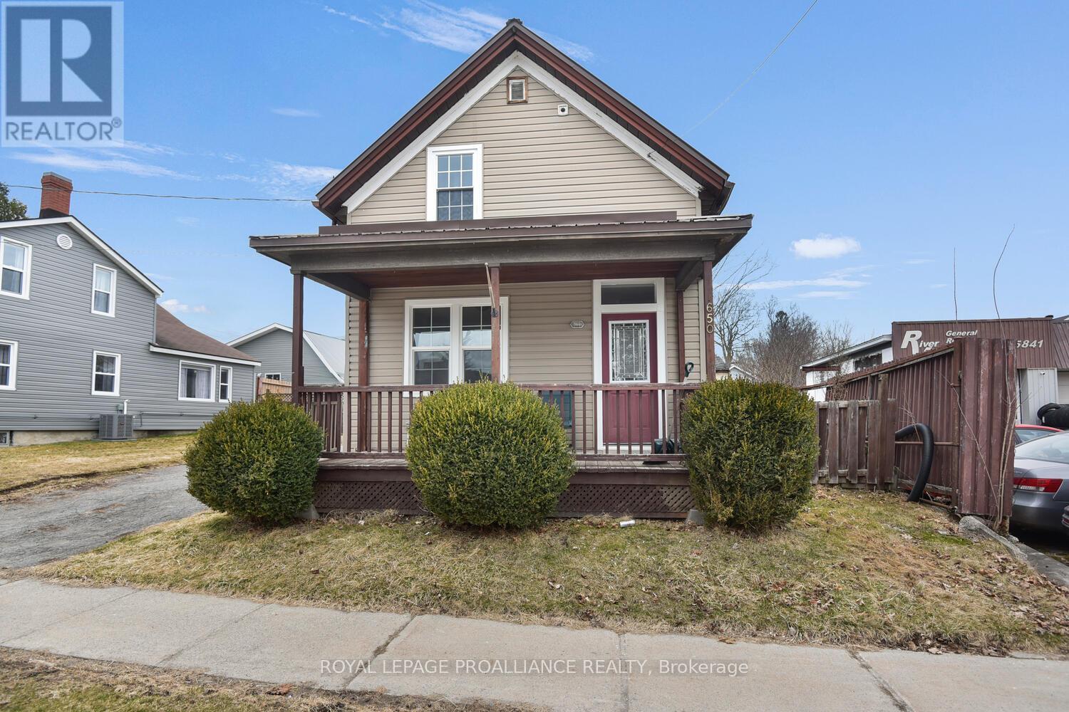 650 King Street W Property Photo