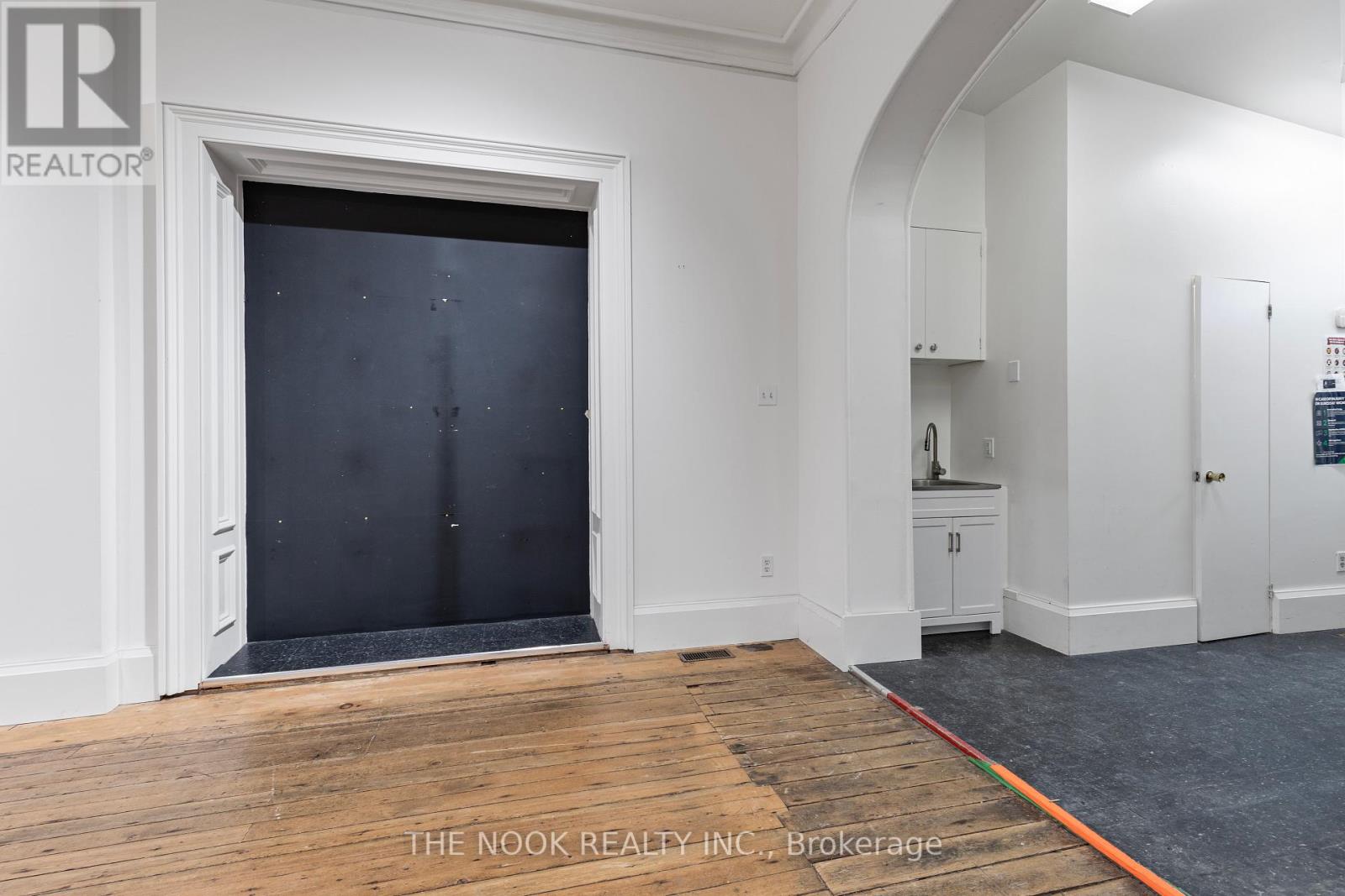 56 Walton Street Property Photo 8