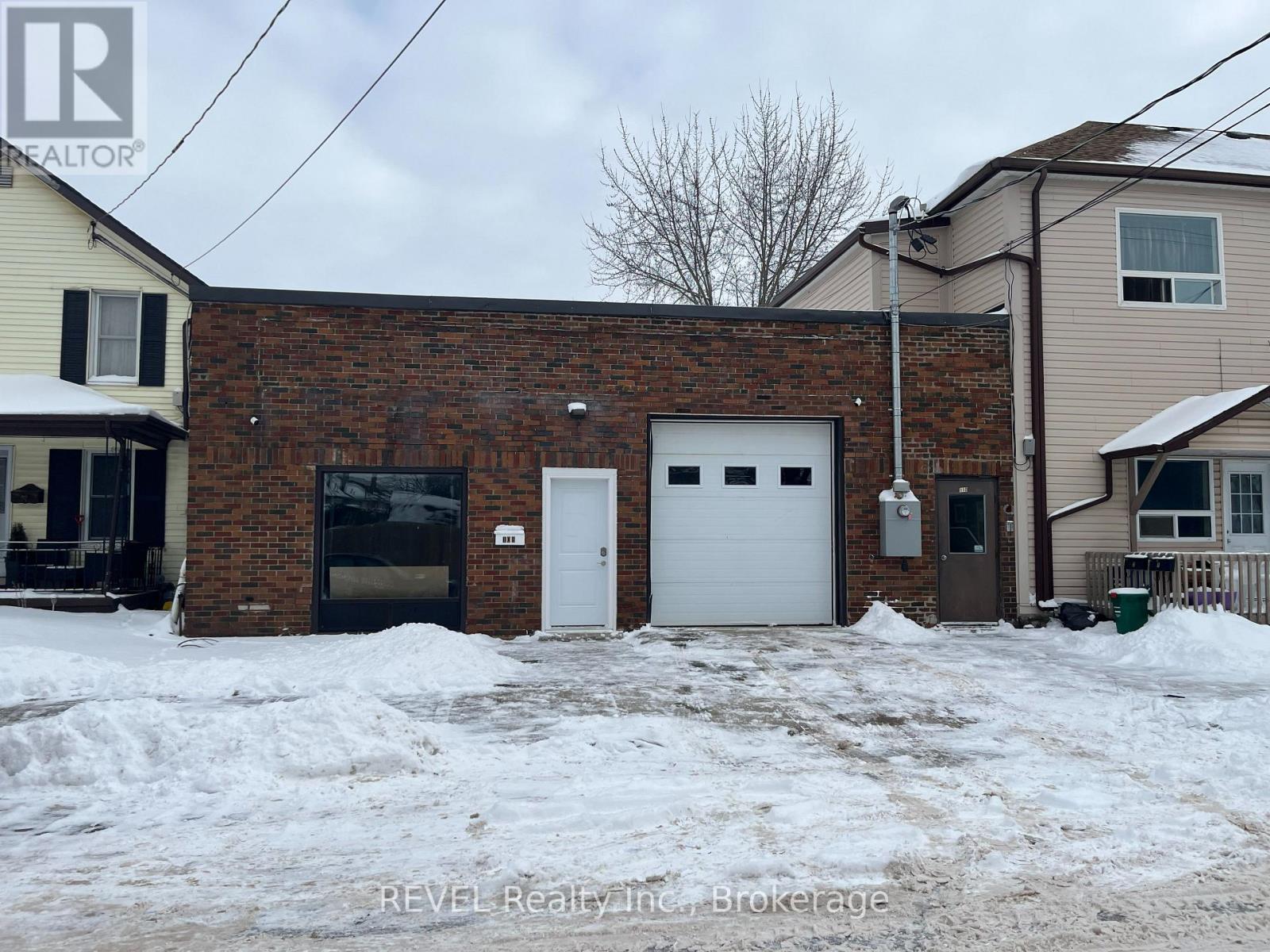 108 DUNCAN STREET E Property Photo 1