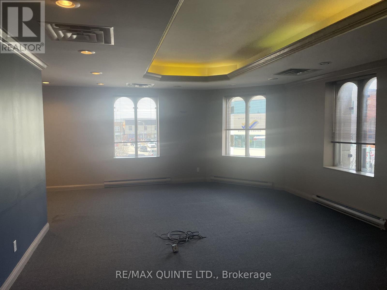 206 - 69-71 Dundas Street W Property Photo 7