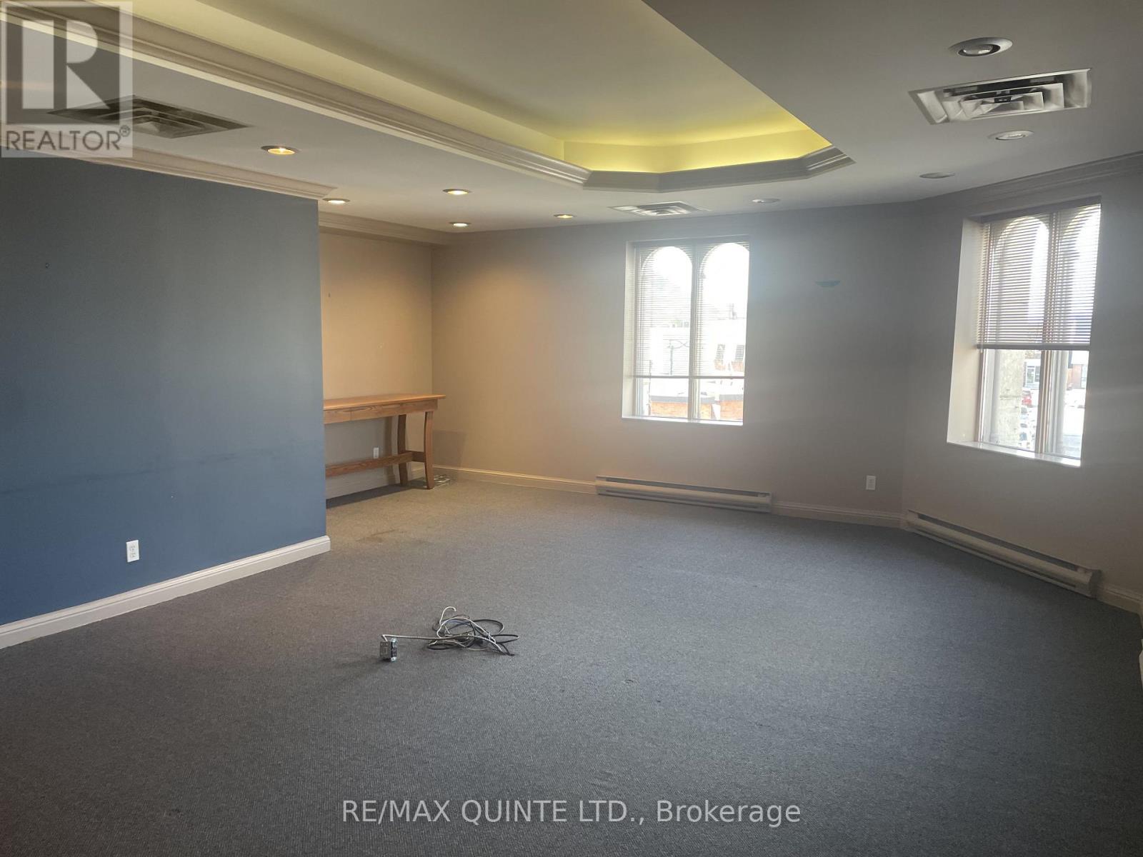 206 - 69-71 Dundas Street W Property Photo 8