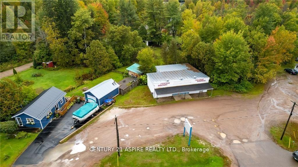 2096 Petawawa Boulevard Property Photo 3