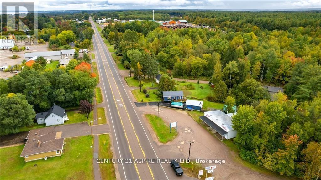 2096 Petawawa Boulevard Property Photo 4