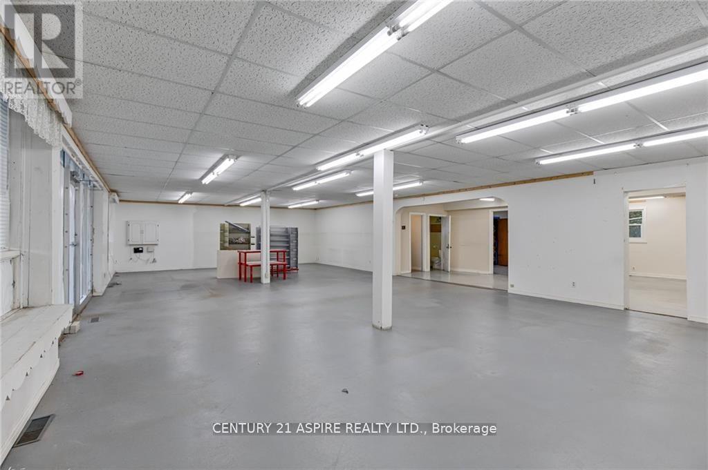 2096 Petawawa Boulevard Property Photo 6
