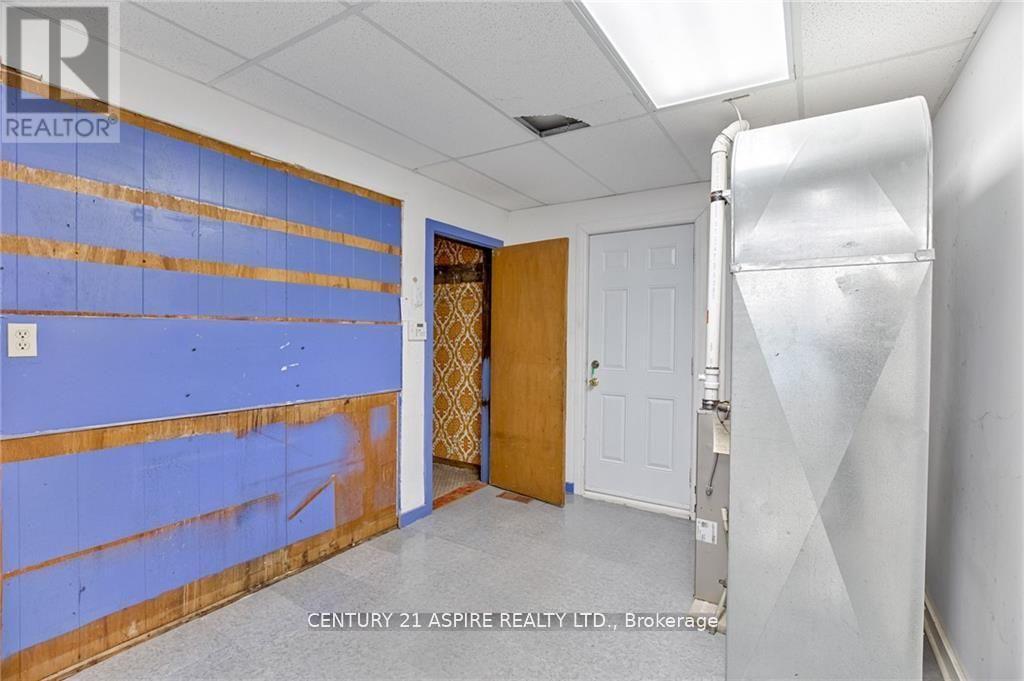 2096 Petawawa Boulevard Property Photo 14