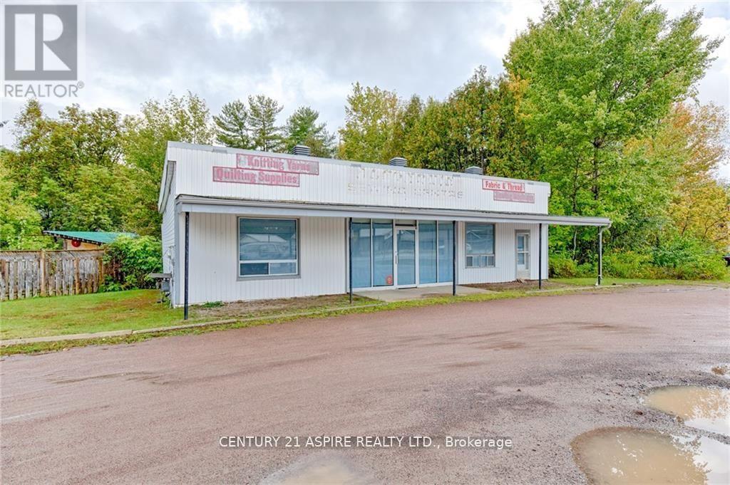 2096 Petawawa Boulevard Property Photo 17