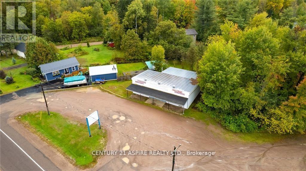2096 Petawawa Boulevard Property Photo 18