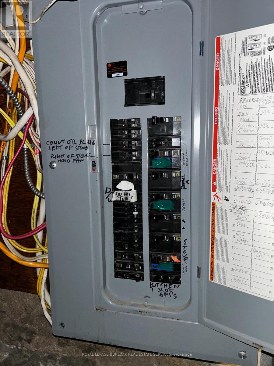 175 John Street S Property Photo 23