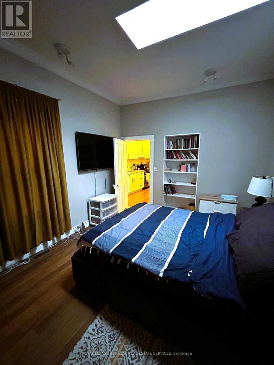 175 John Street S Property Photo 37