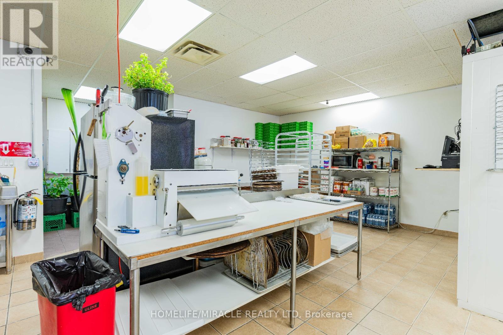 112 Oriole Parkway W Property Photo 20