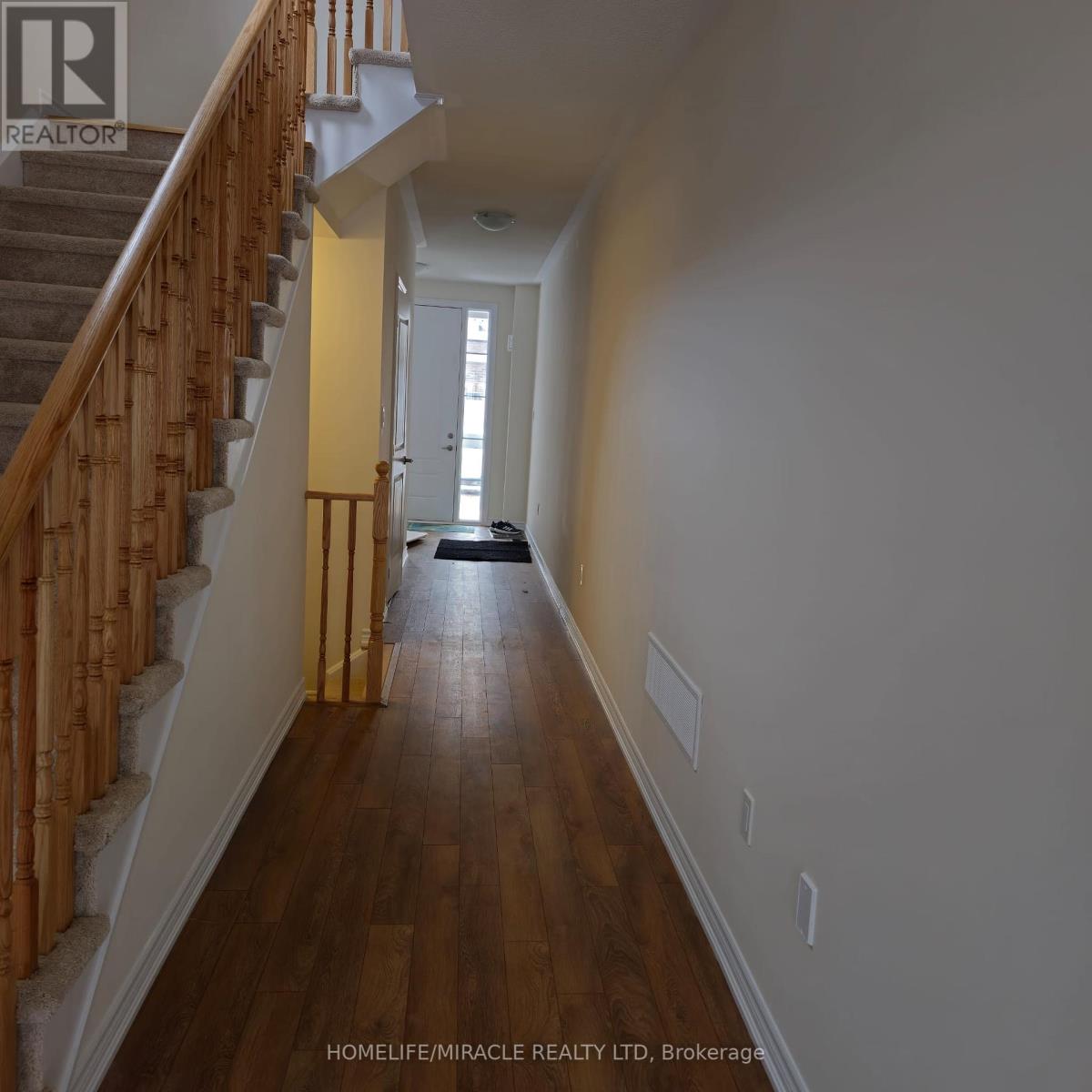 99 Molozzi Street Property Photo 2