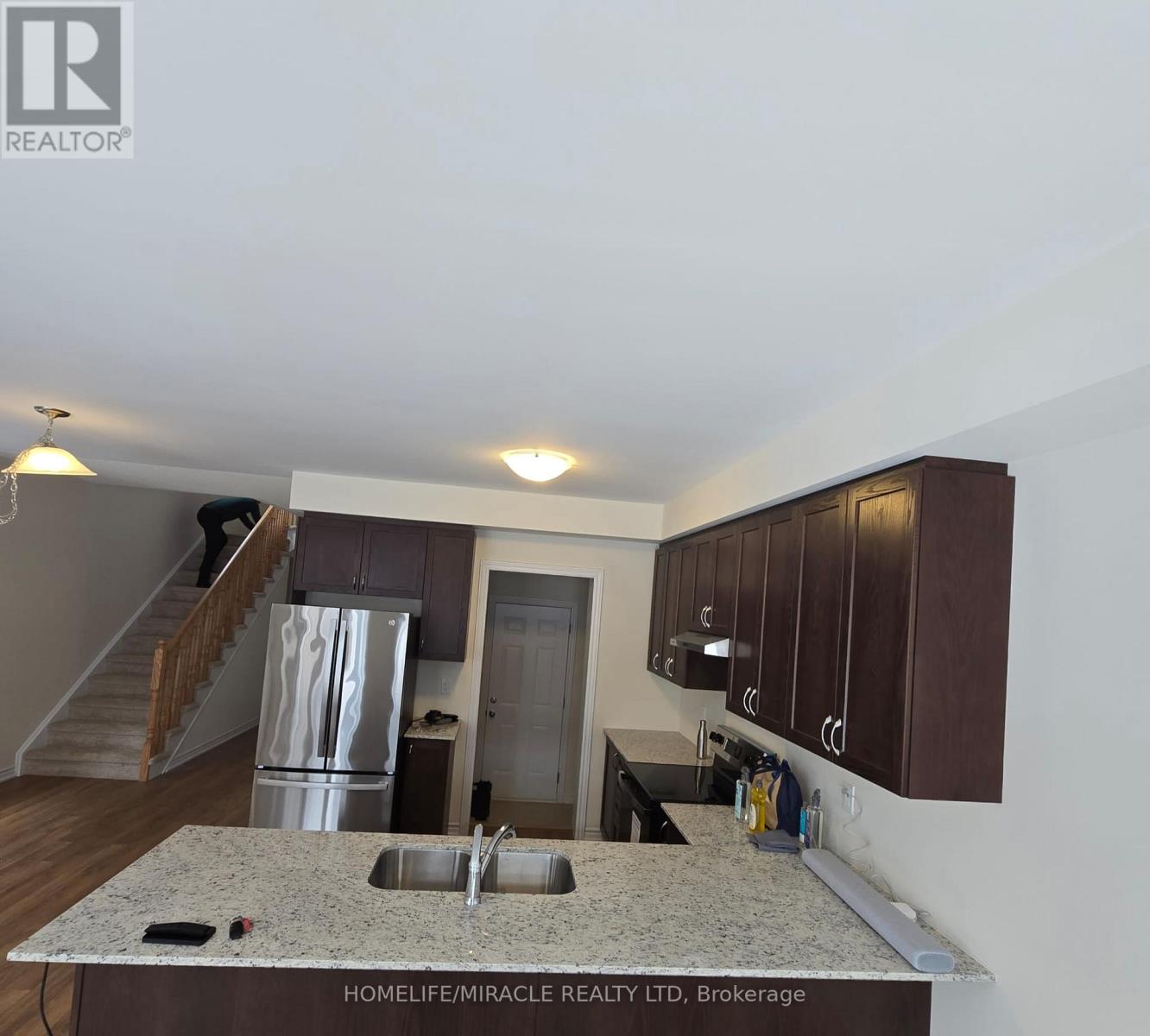 99 Molozzi Street Property Photo 4