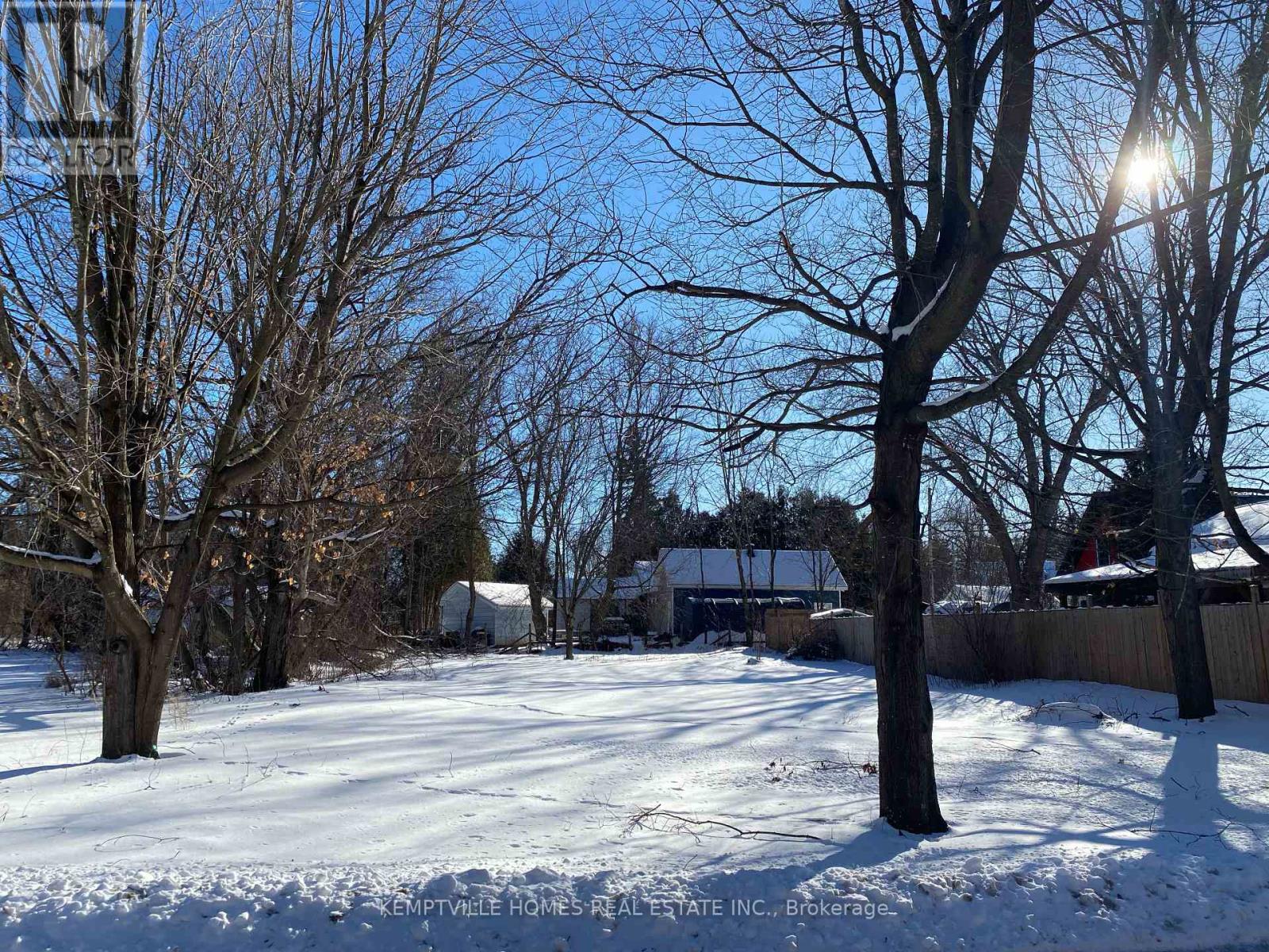 114 Lewis Street W Property Photo 1