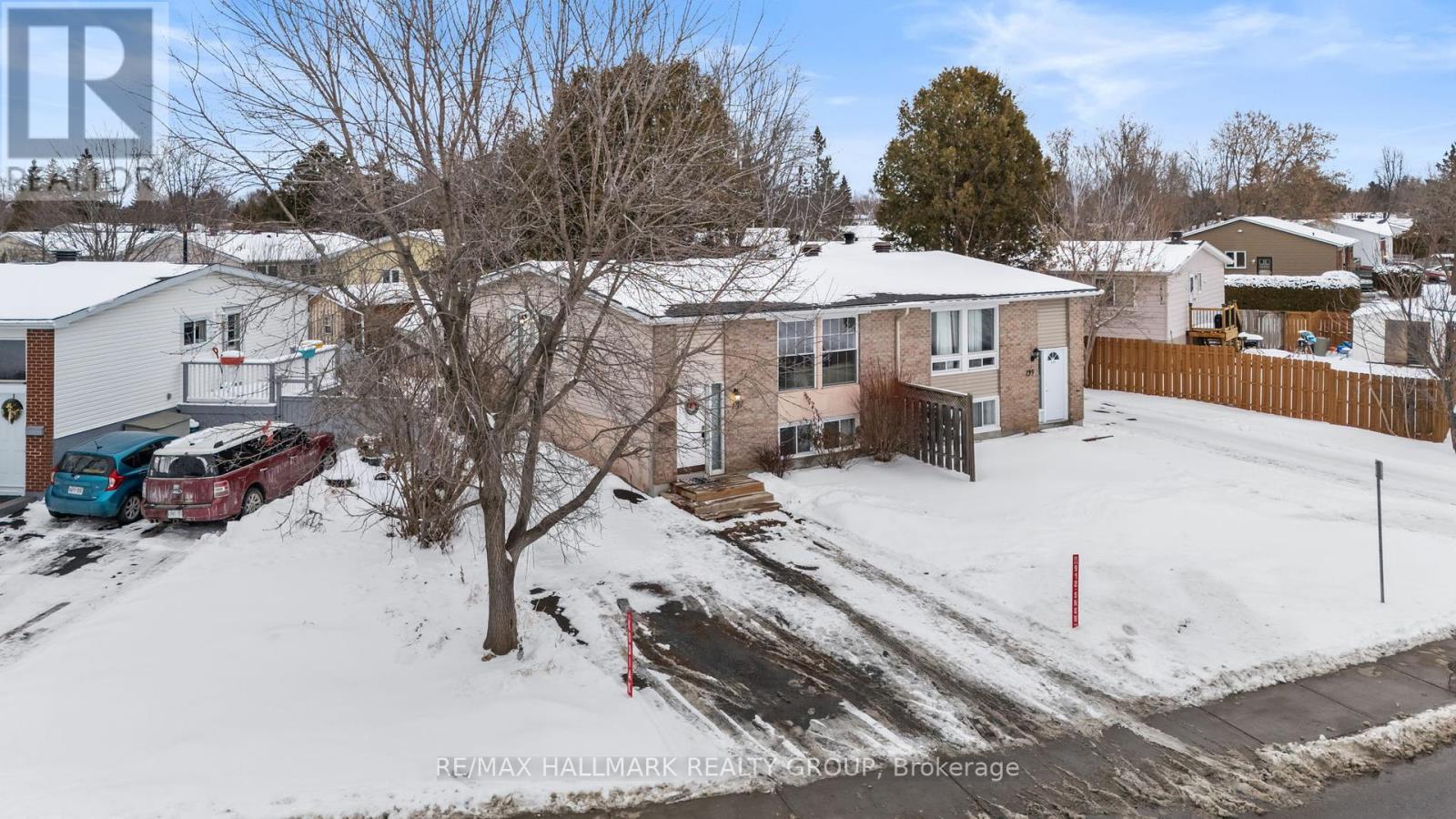 137 Glamorgan Drive Property Photo 4