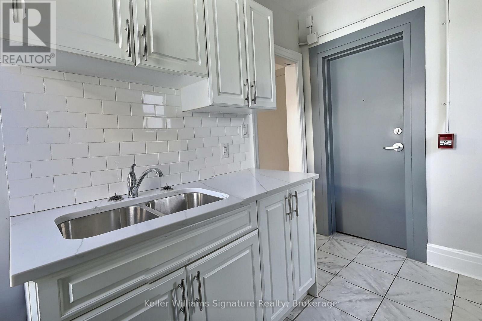 8 - 8 Tisdale Street S Property Photo 5