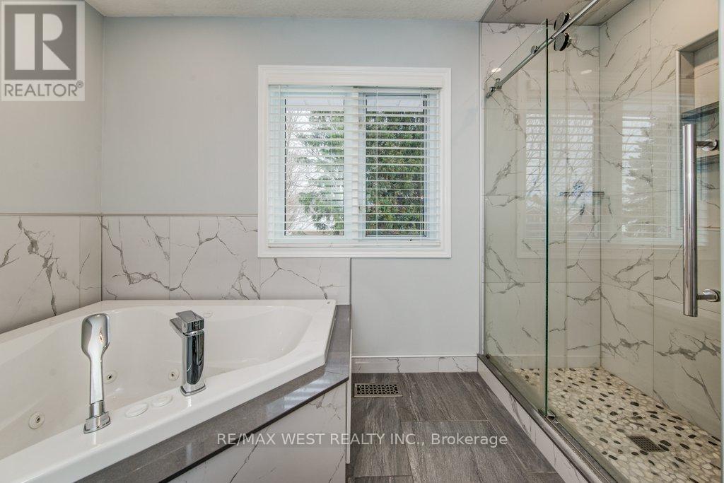 610 Stonebury Crescent Property Photo 27